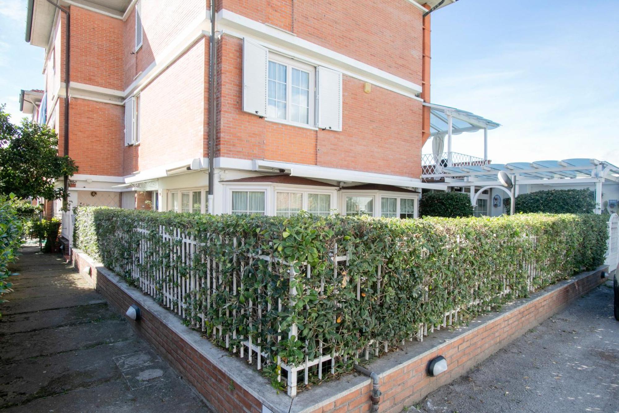 Maison Renee Viareggio Exterior foto
